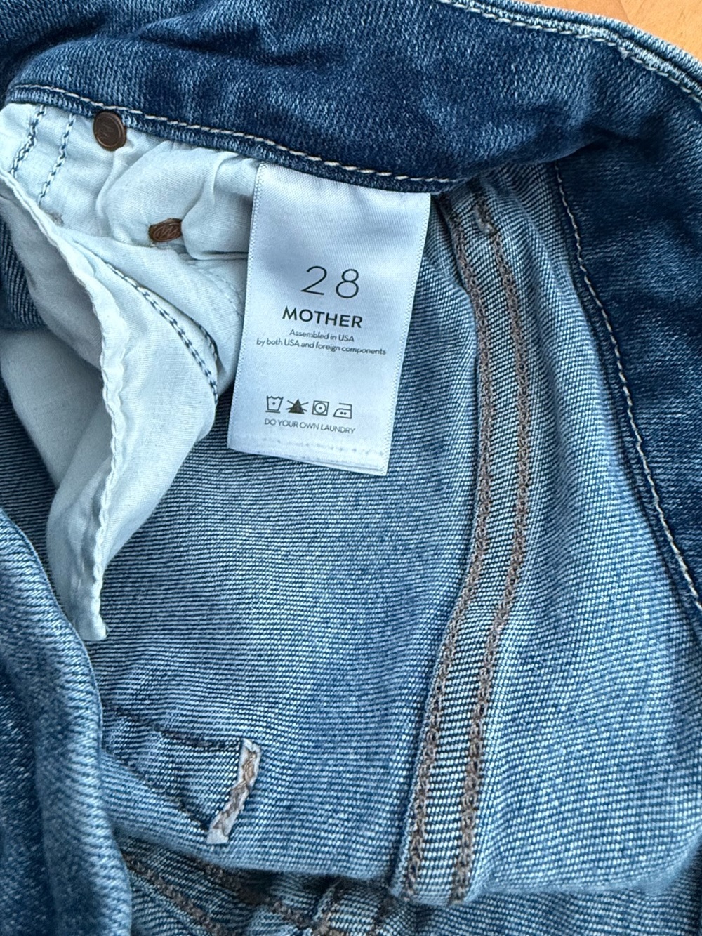 Mother Jean High-Rise Looker Straight-Leg Jeans in Medium Blue -home Movies - Picture 8 of 15